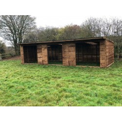  Double Stable & Tack Room 36ft x 12ft