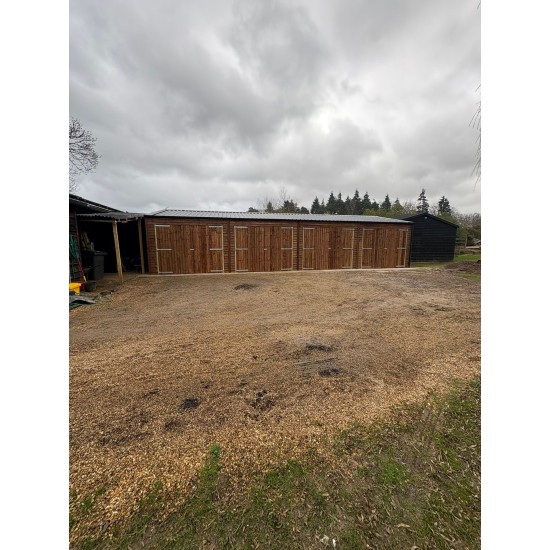 4 Bay Garage / Shelter / Storage 